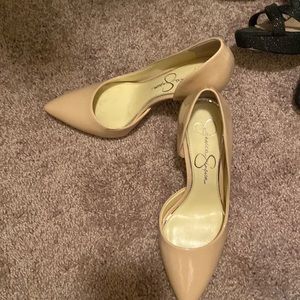 Jessica Simpson nude heel